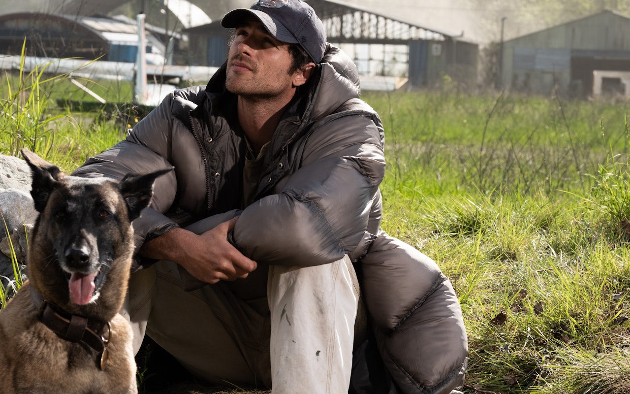 Hig and his dog in The Dog Stars, Jam Jar still