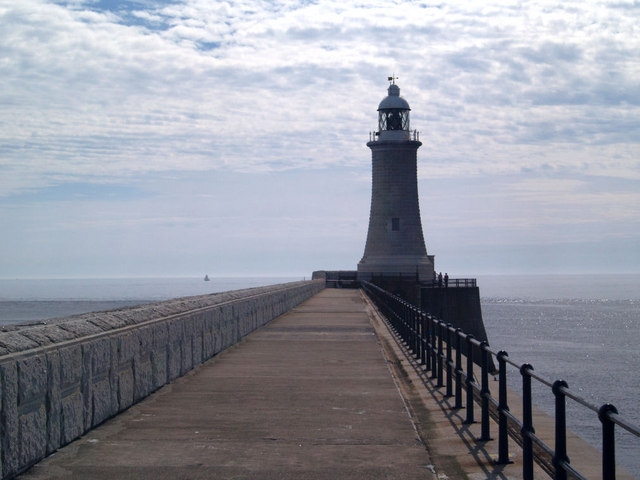 Tynemouth North Pier lighthouse